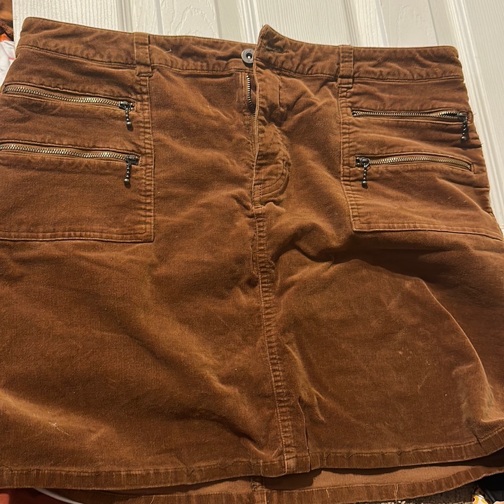 Pretty brown 90s skirt